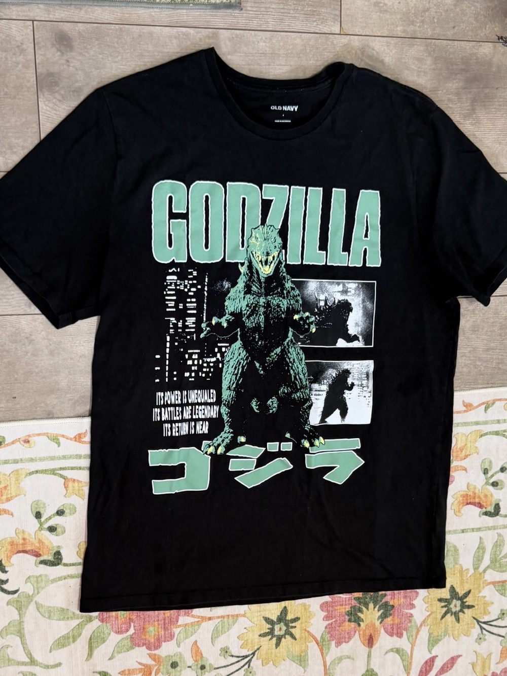 Old Navy Godzilla Graphic T-Shirt Men’s L Black 100% Cotton Kaiju Tee
New witho